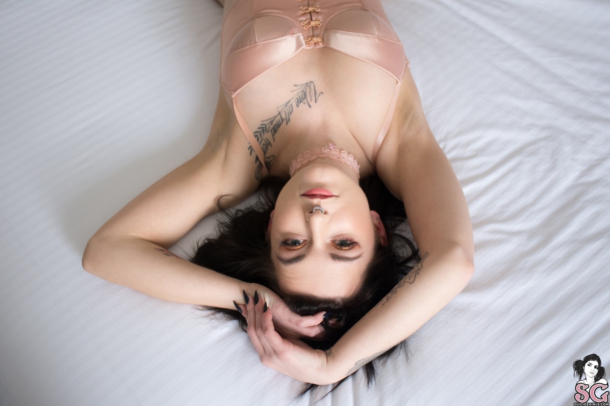 mercury-findmeinthebedroom-09.jpg