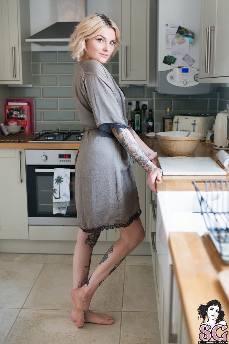 daisygrey-haveyourcake-01.jpg