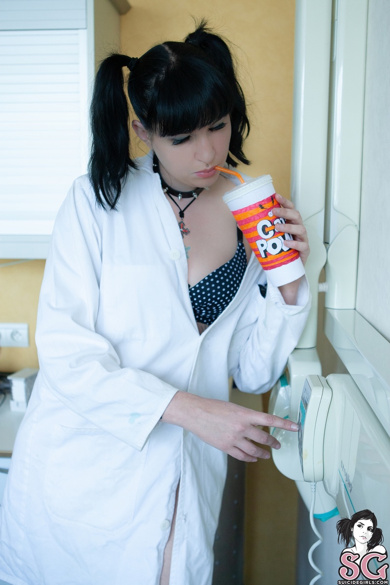 freyahz-wheresmycafpow-03.jpg