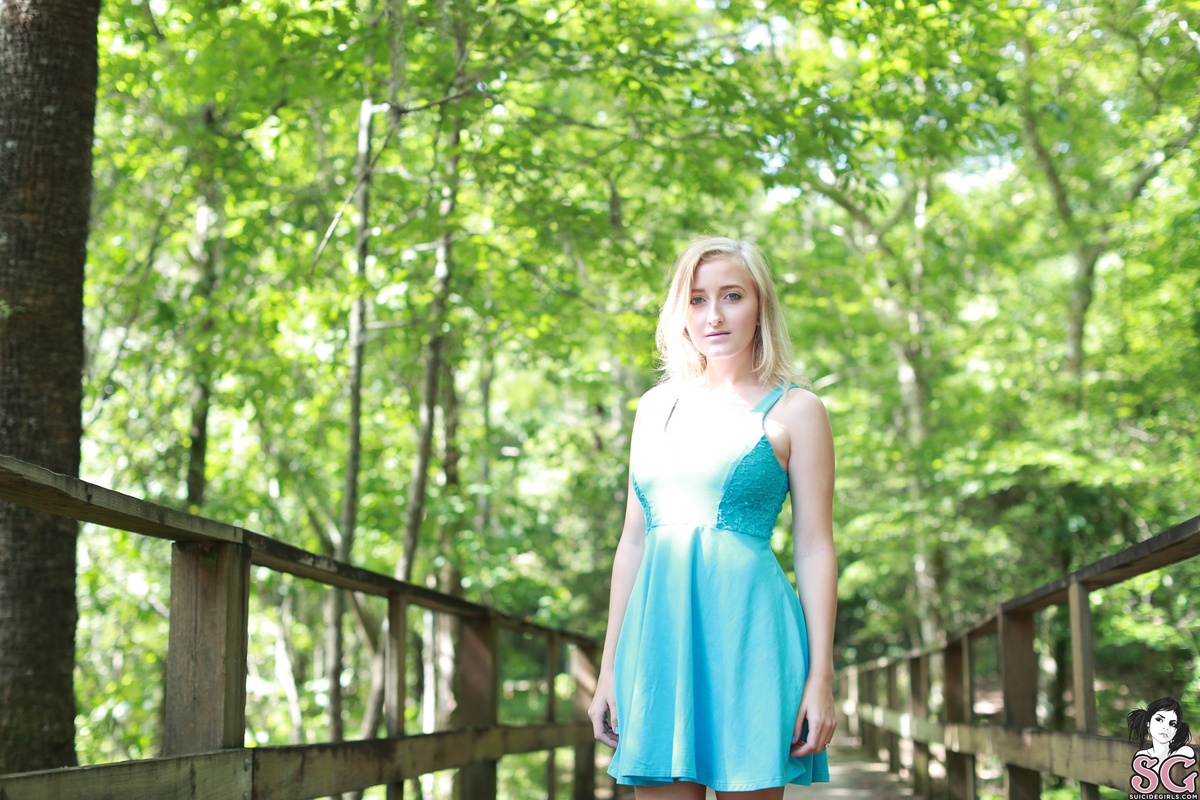 skyella-gardenofeden-03.jpg