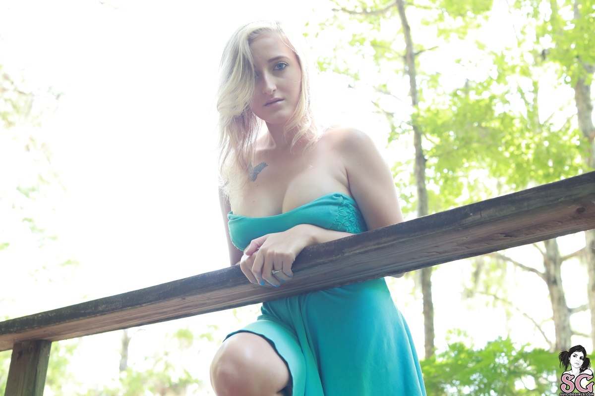 skyella-gardenofeden-15.jpg