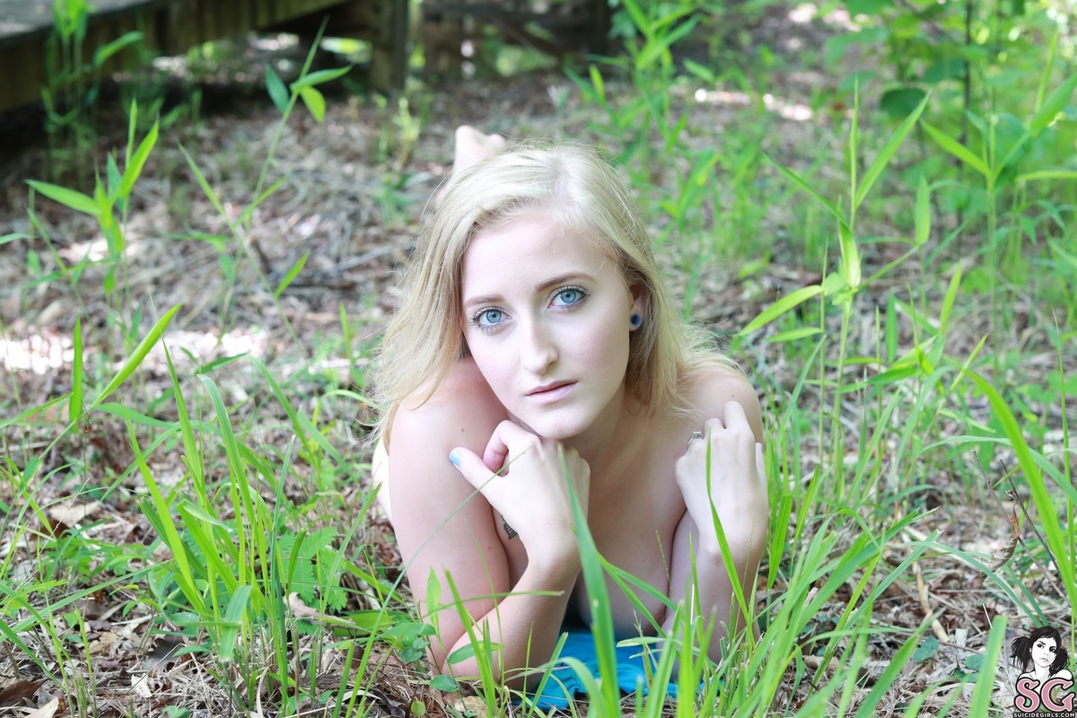 skyella-gardenofeden-37.jpg