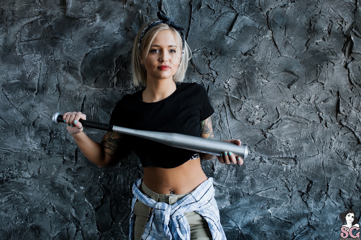 valeriya-dangerous-03.jpg