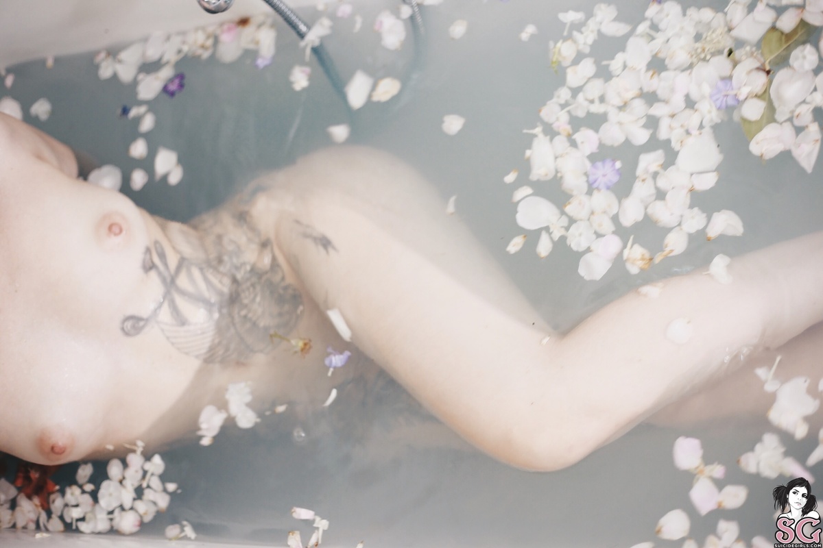minagail-delicate-23.jpg
