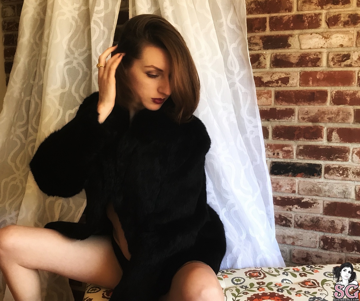 exoticfowl-firesidefauxfur-01.jpg