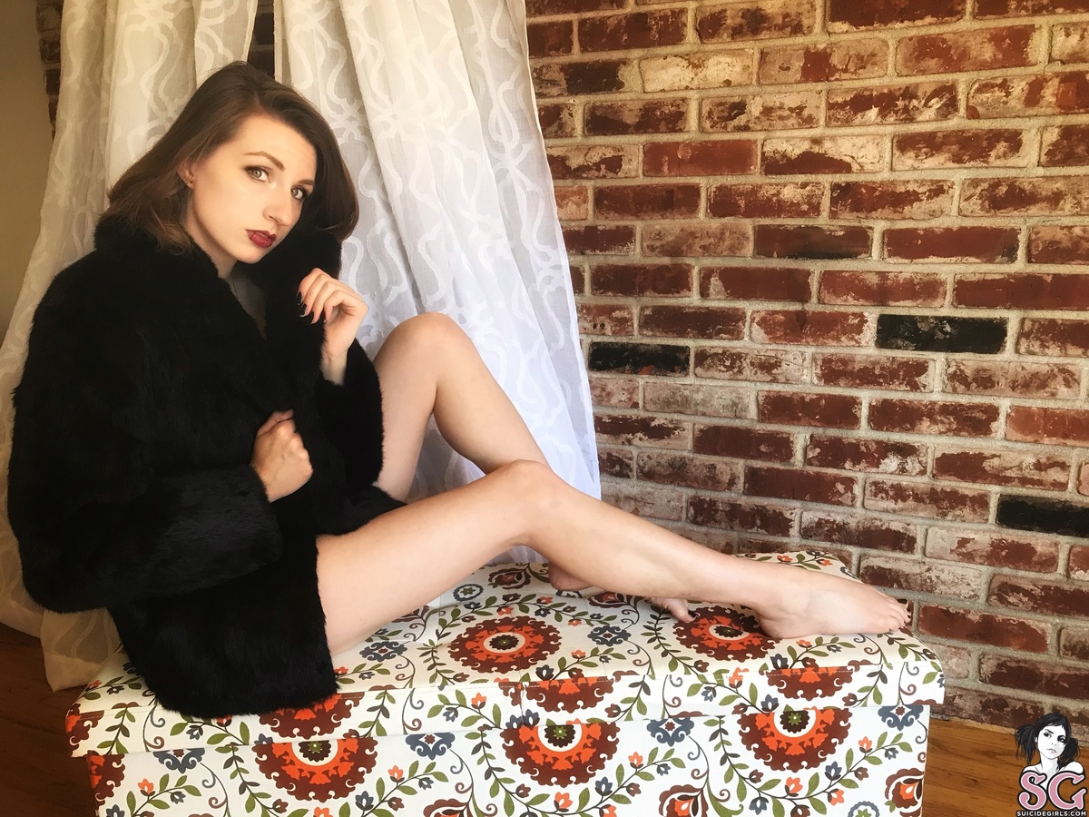 exoticfowl-firesidefauxfur-03.jpg