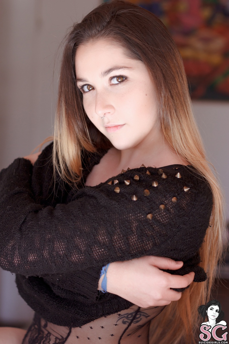 fena-keepmeclose-05.jpg