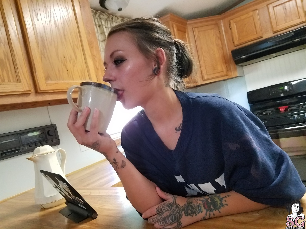 uniquegrimsuicide-morningcoffee-03.jpg