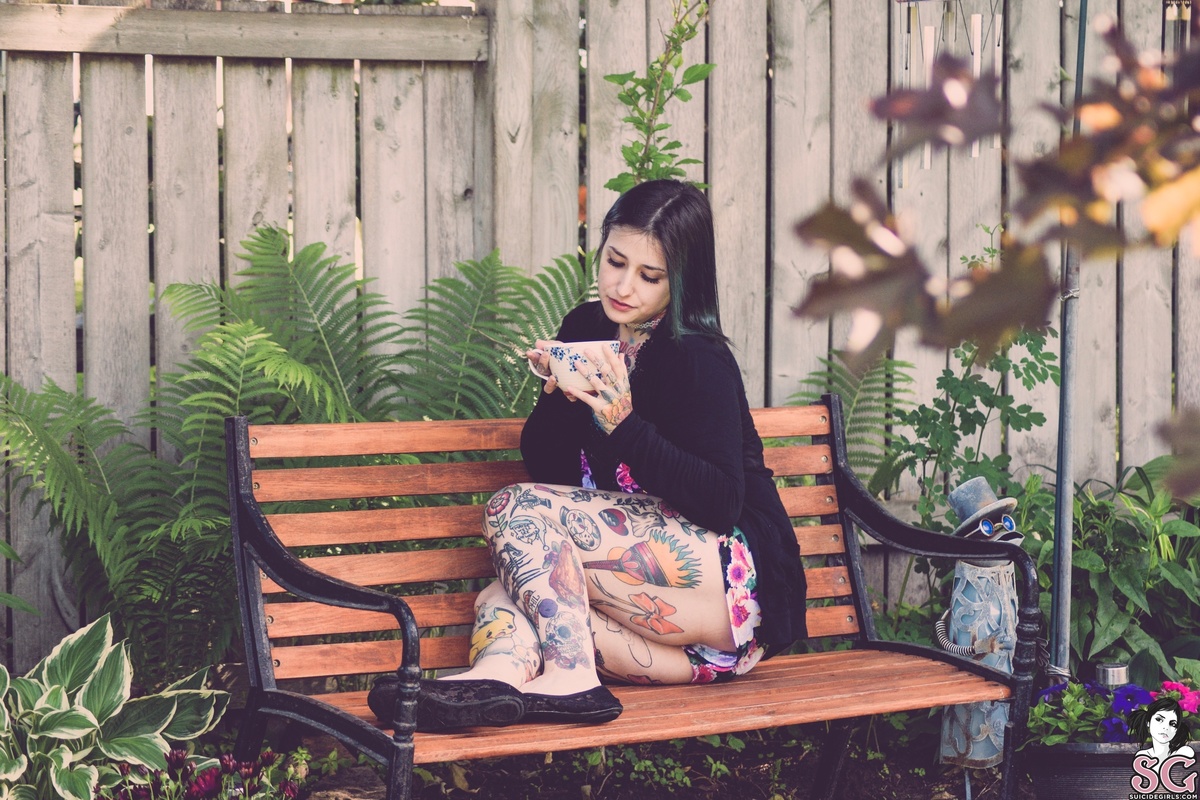 jessacat-gardenparty-01.jpg