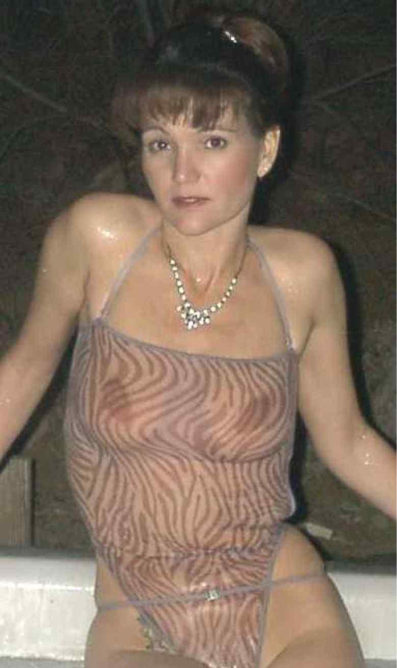 Sexy_Brunette_20.jpg