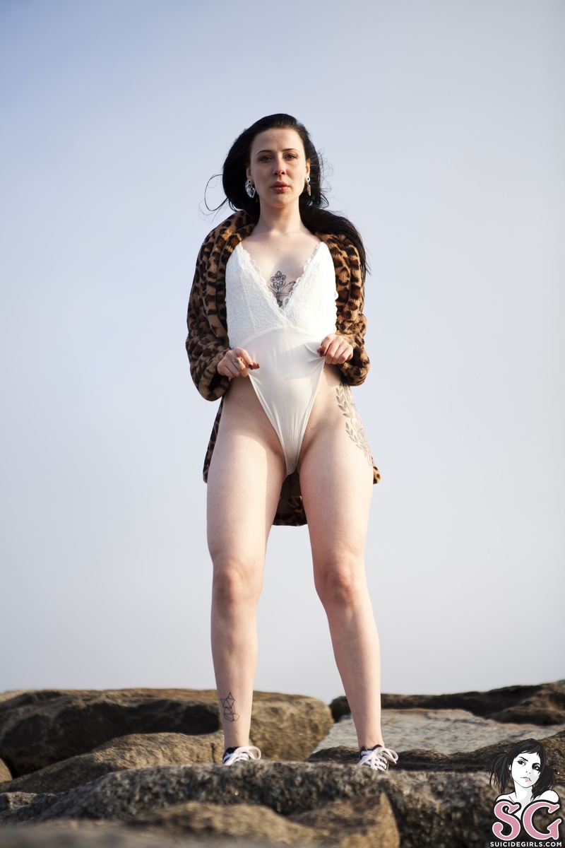 haileyfox-foxontherocks-03.jpg