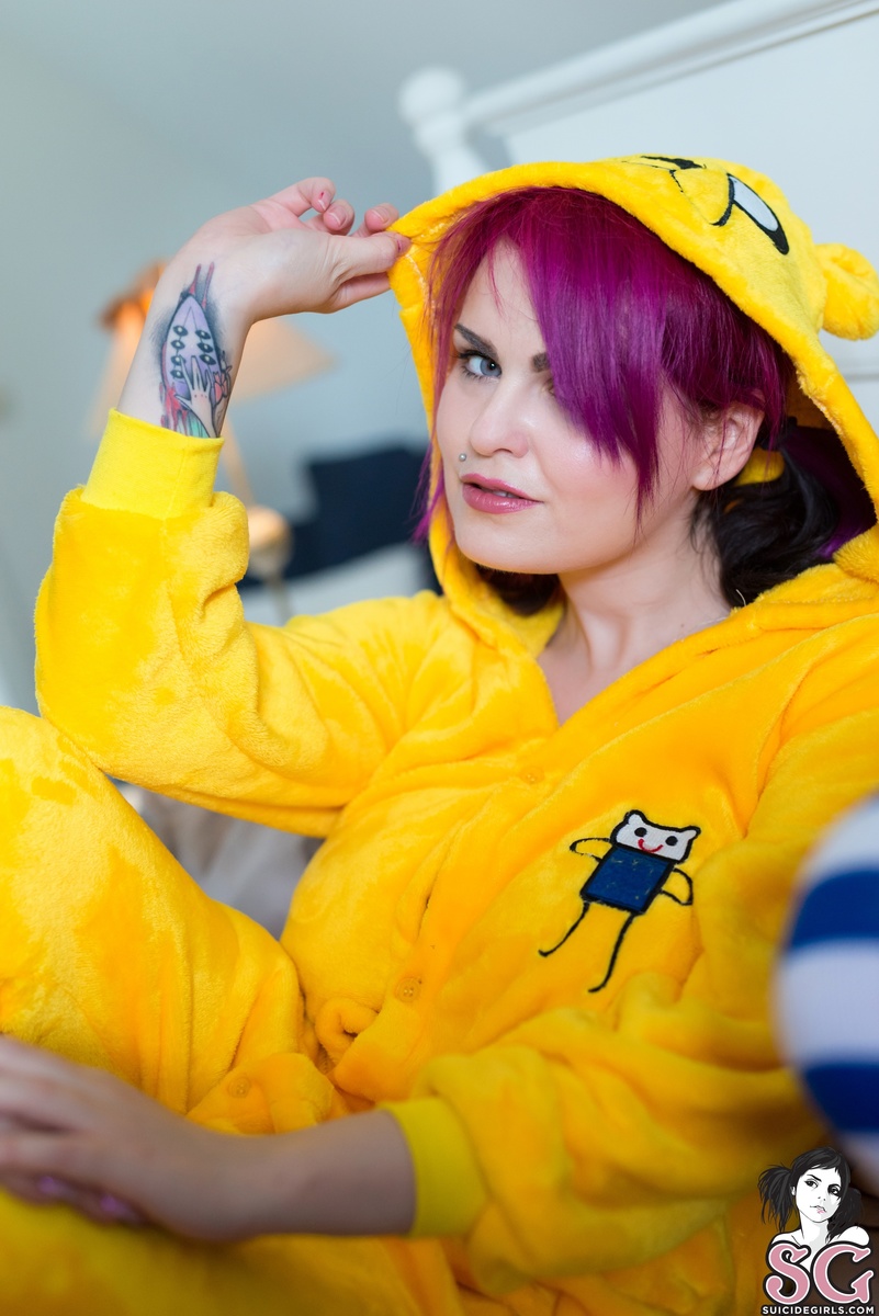 prune-slumberpartypanic-05.jpg