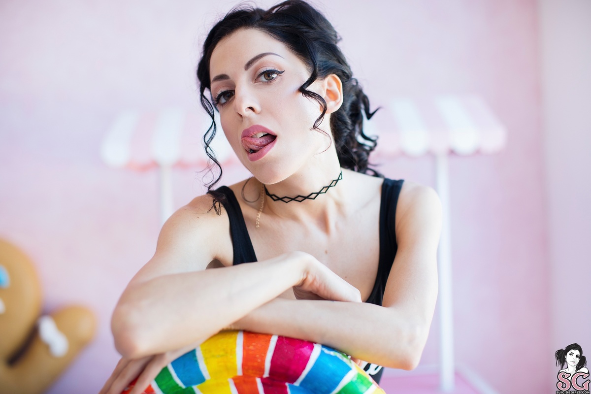 tsukiko-lickme-03.jpg