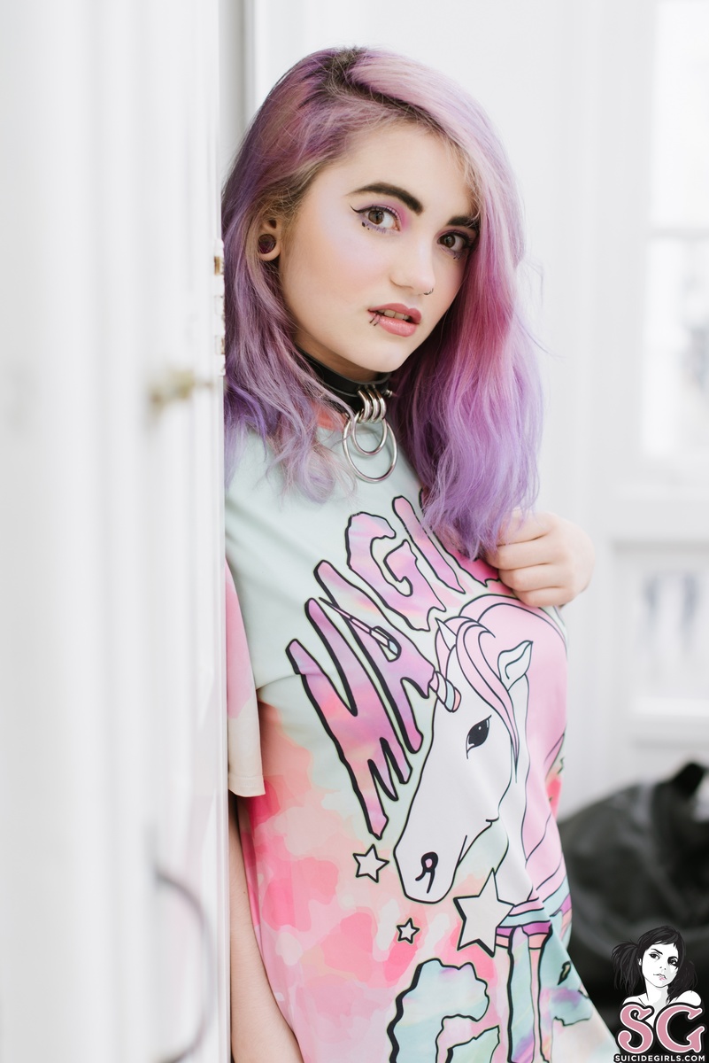 gloom-unicornbloom-01.jpg
