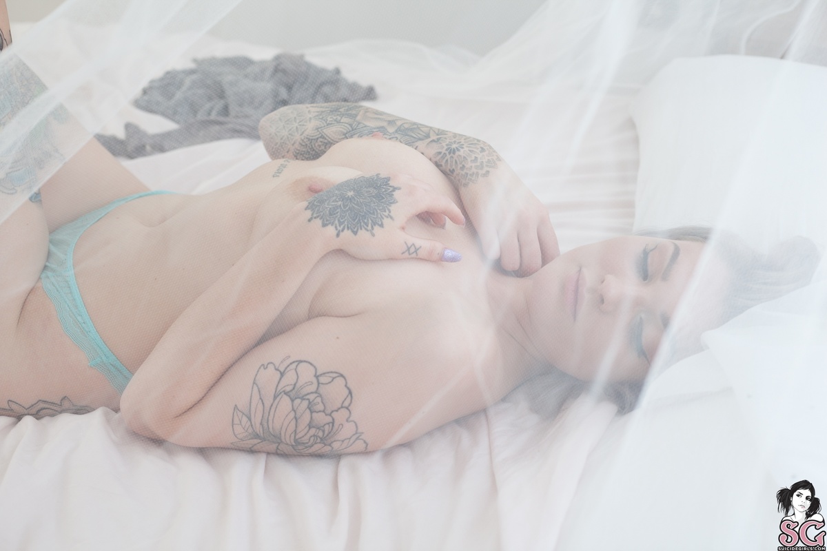 daisygrey-piercetheveil-25.jpg
