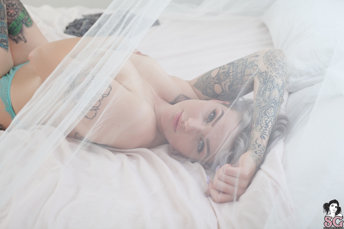 daisygrey-piercetheveil-29.jpg