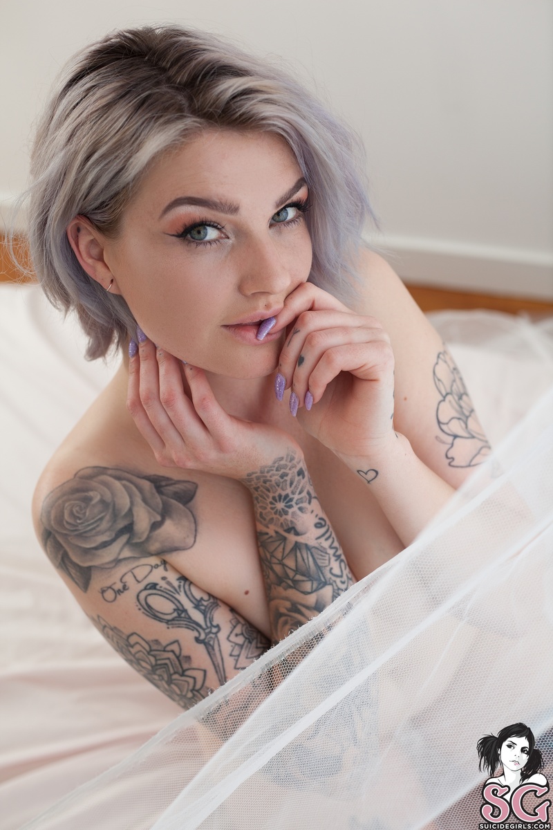 daisygrey-piercetheveil-35.jpg