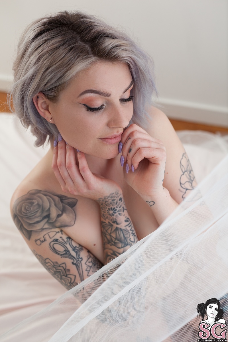 daisygrey-piercetheveil-37.jpg