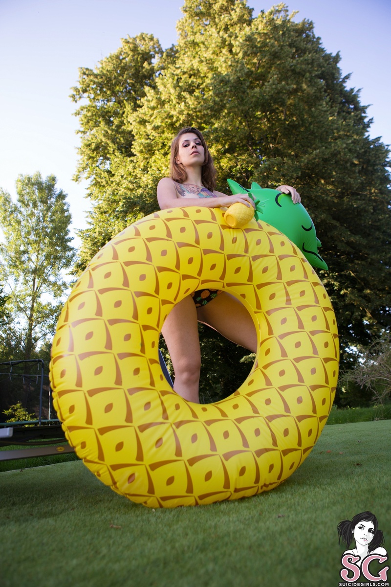 baileyz-pineappleismybae-15.jpg