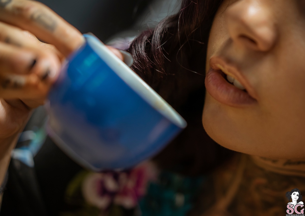 alien-lazymorning-15.jpg