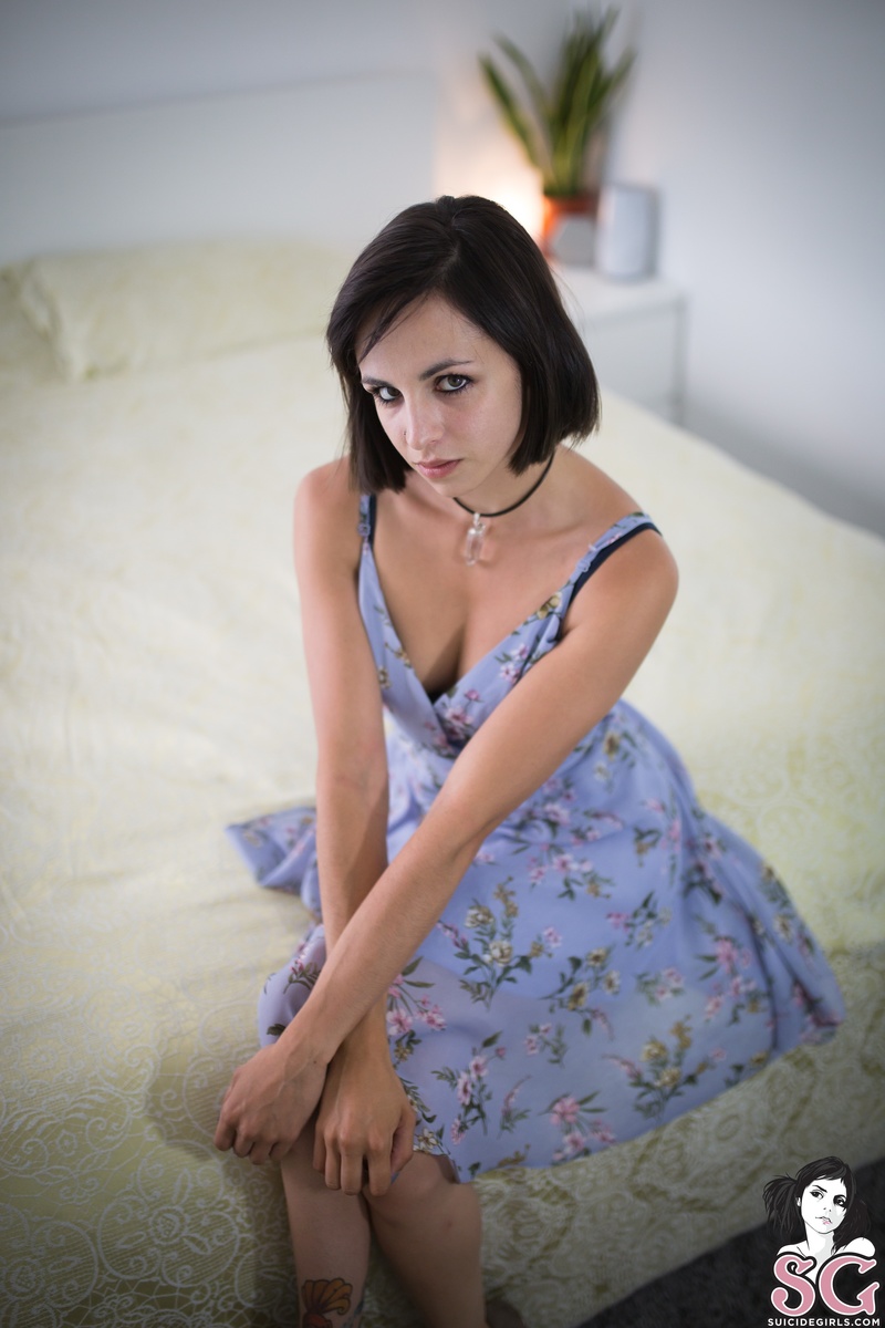 rhea-girlnextdoor-03.jpg