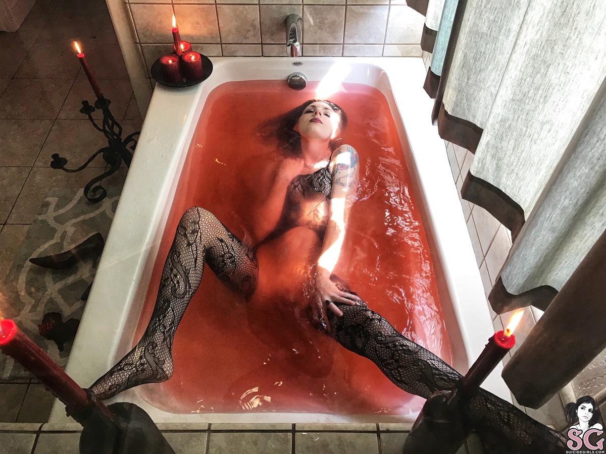 exoticfowl-blackmagicwoman-27.jpg