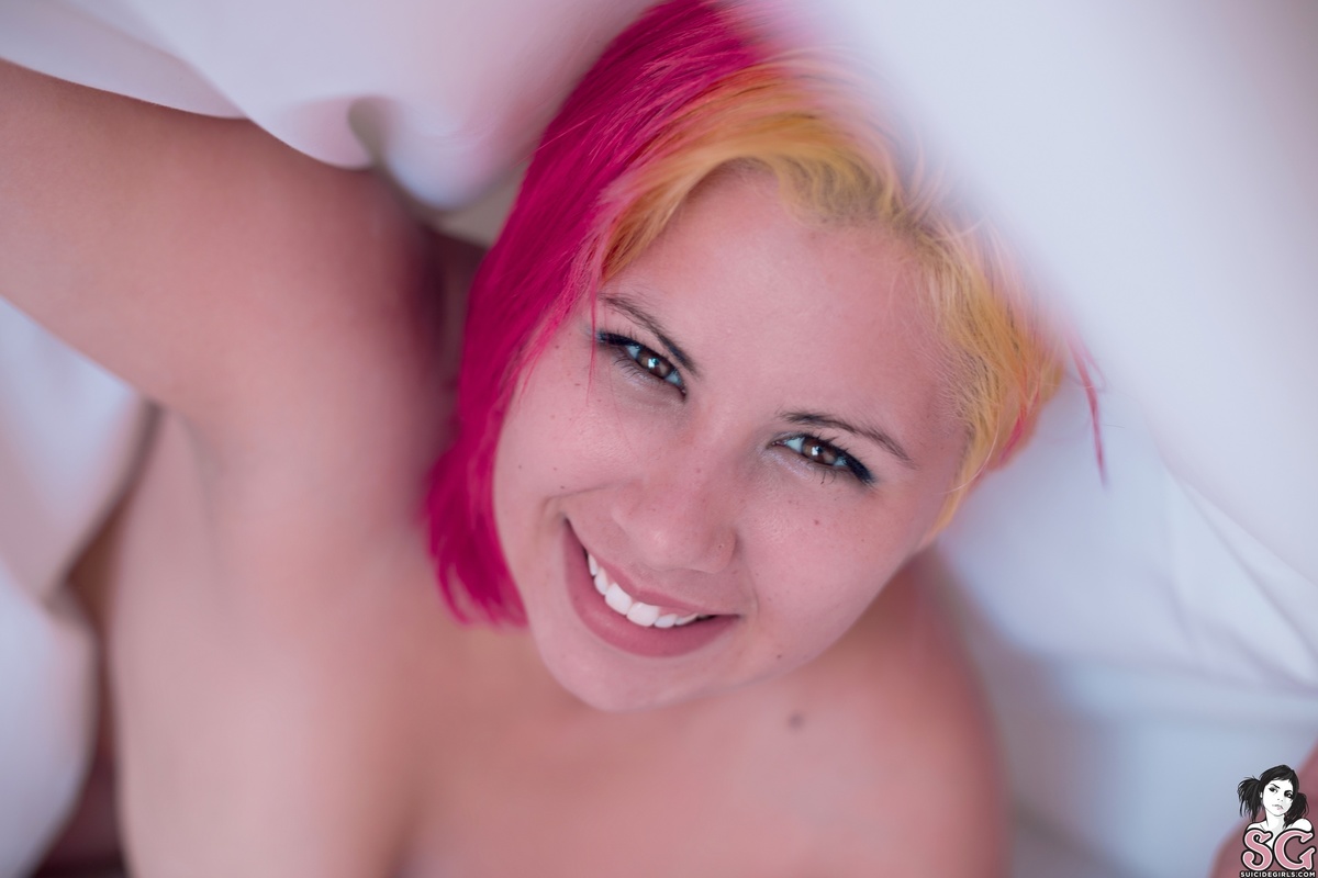 maleh-pinkhairdontcare-39.jpg
