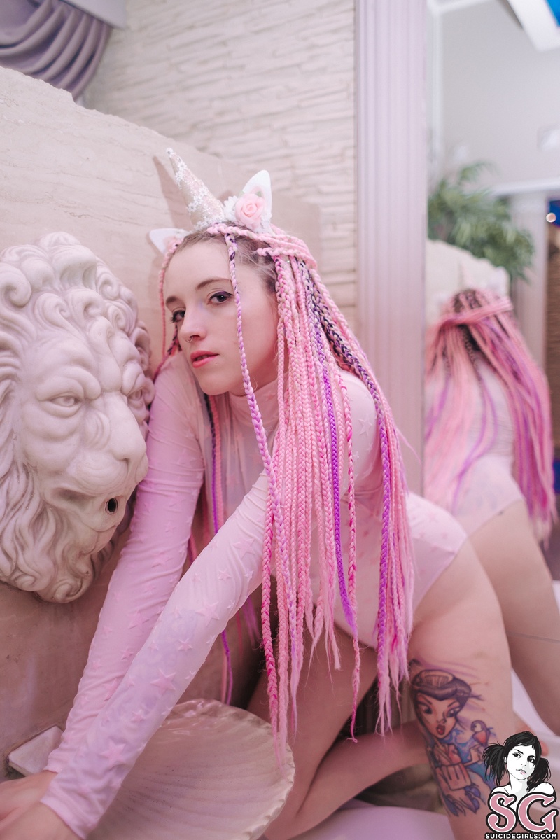 julieberry-unicornbath-01.jpg