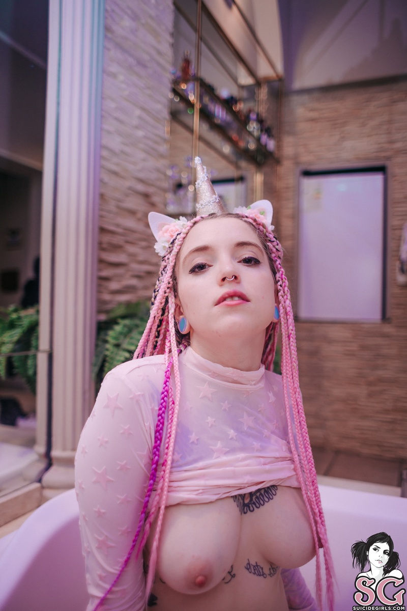 julieberry-unicornbath-13.jpg