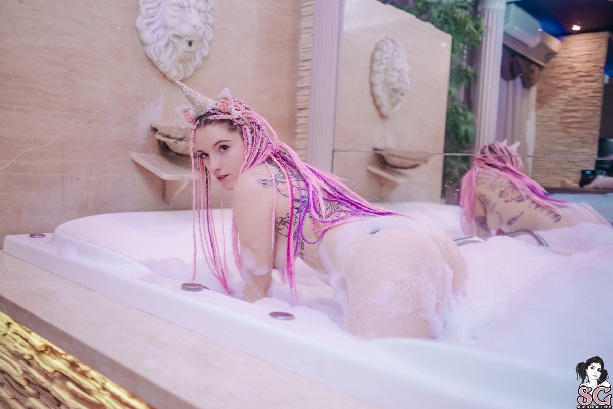 julieberry-unicornbath-29.jpg