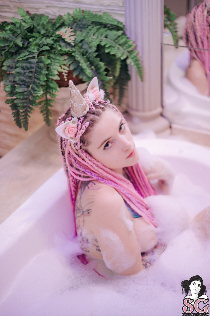 julieberry-unicornbath-39.jpg