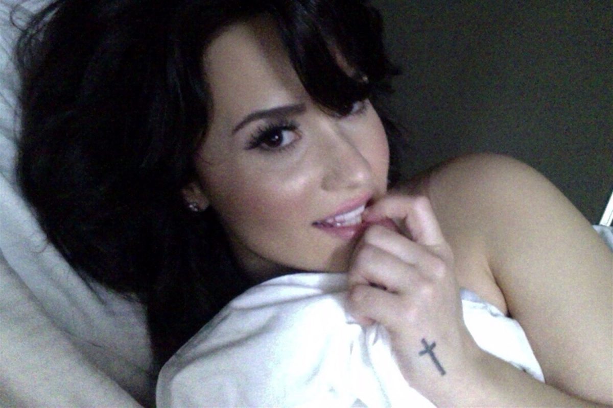demi-lovato-snapchat-pics-revealed-10-1200x800.jpg