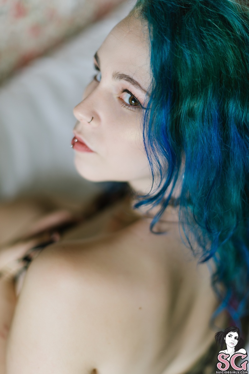 blublu-blueroses-13.jpg