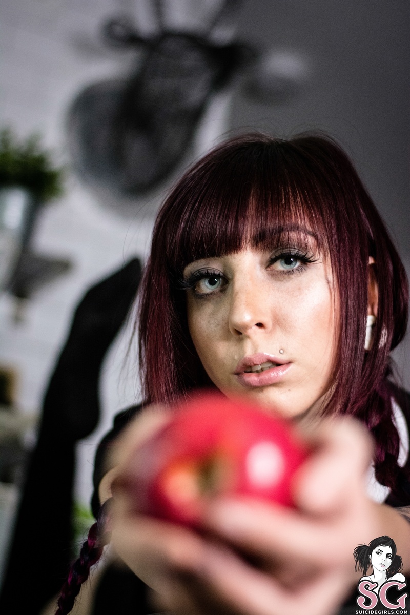 tragicsuicide-womencrushwednesday-07.jpg