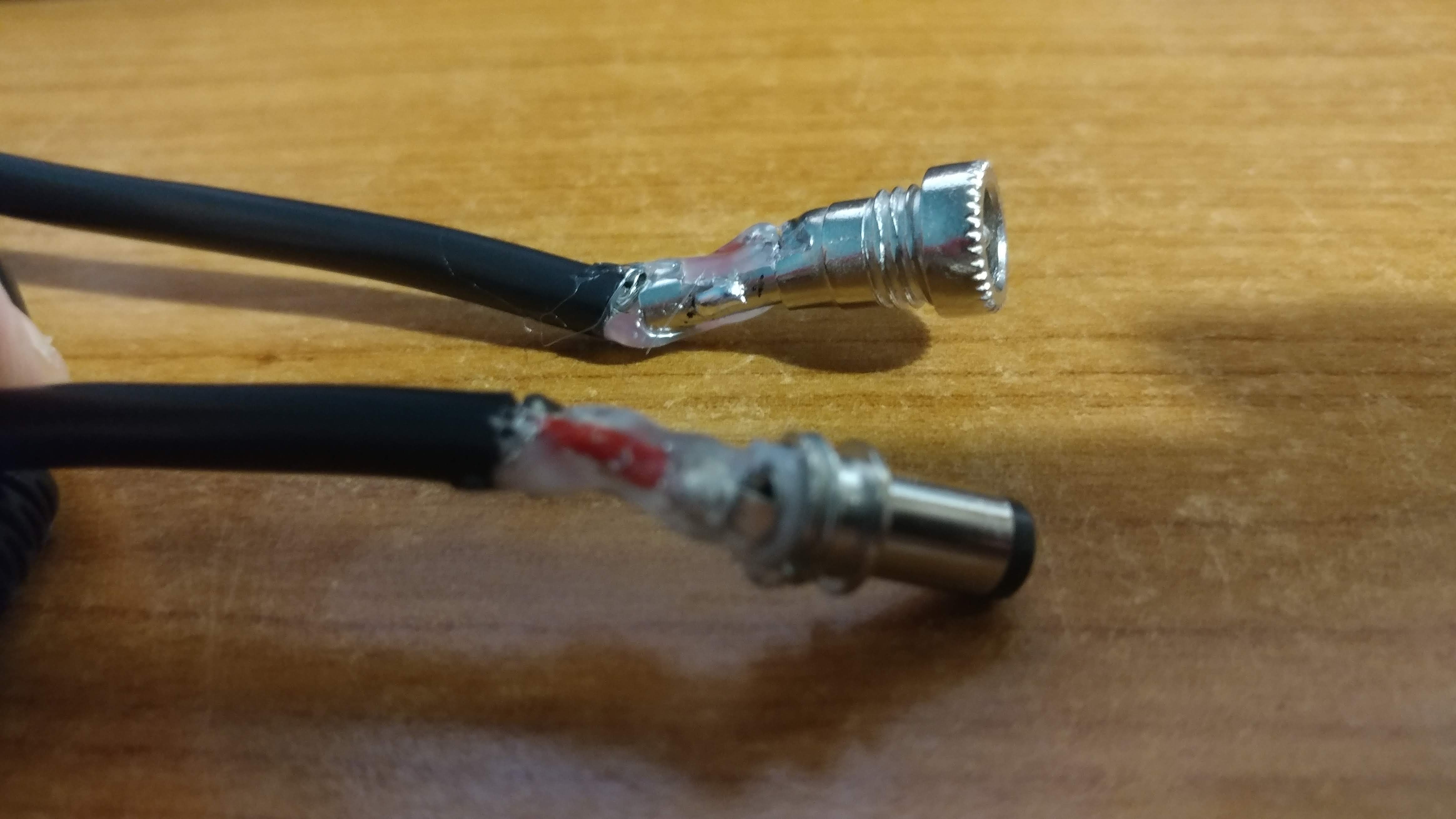 DC connectors on Nvidia Shield wire
