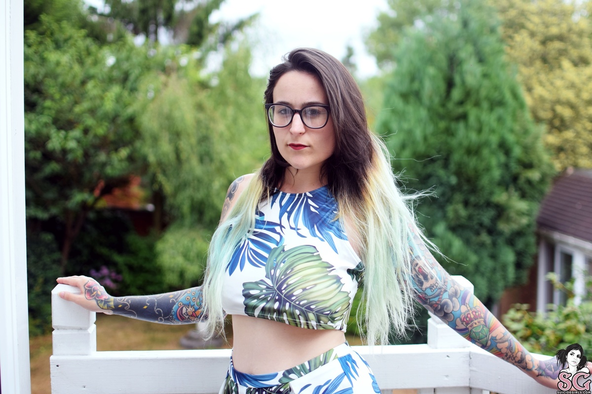 elizabethhunny-balcony-01.jpg