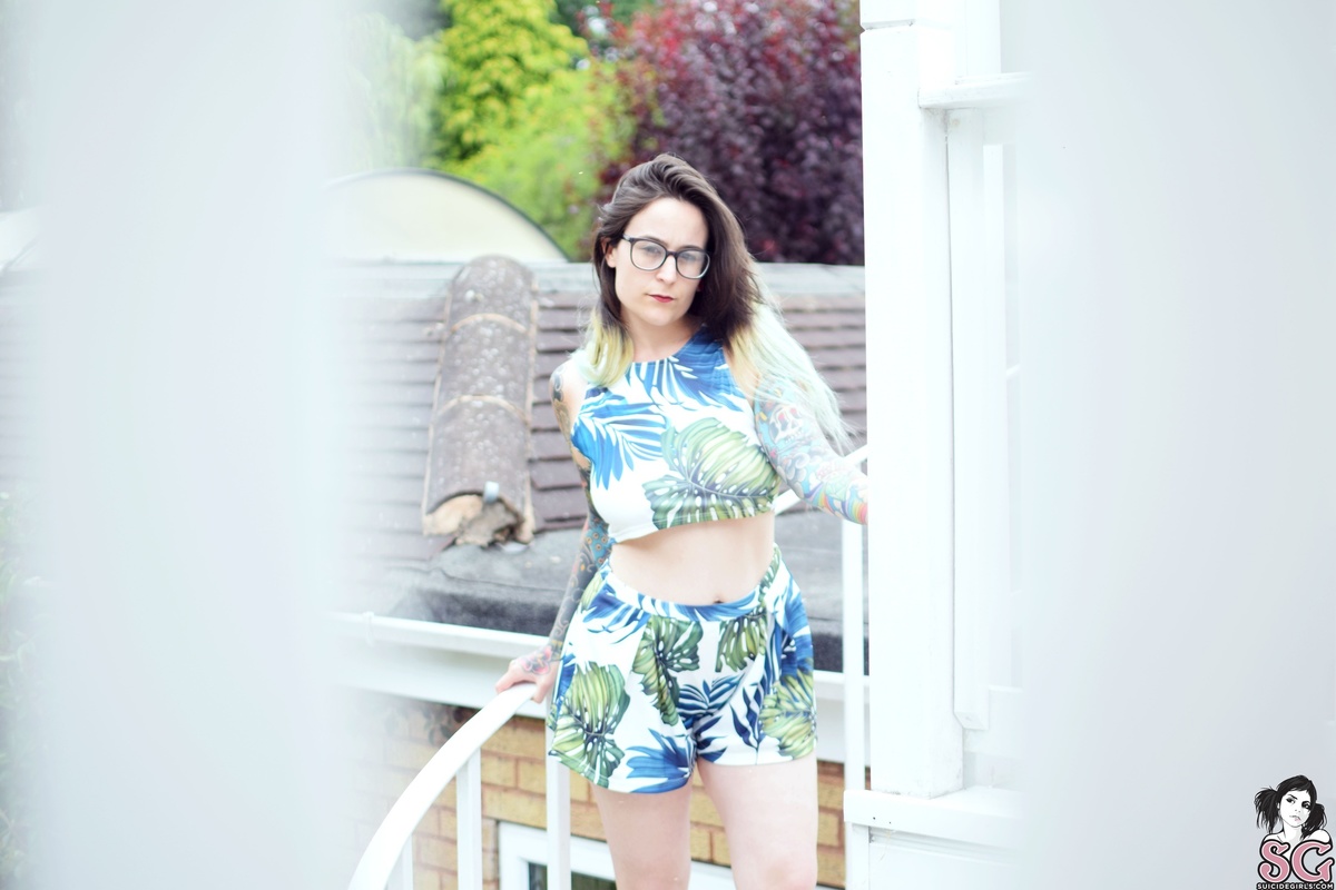 elizabethhunny-balcony-11.jpg