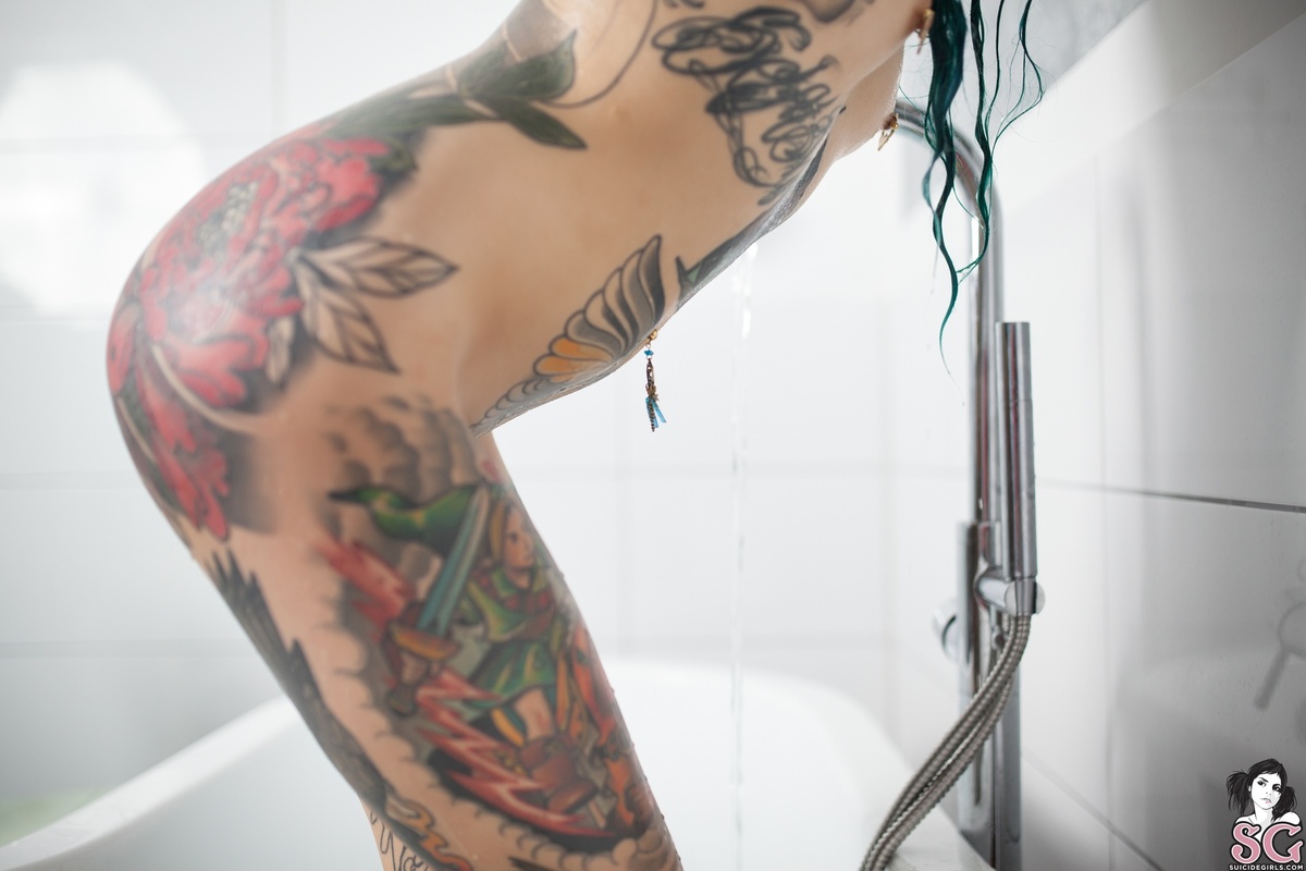 mimixdarko-bathroom-39.jpg