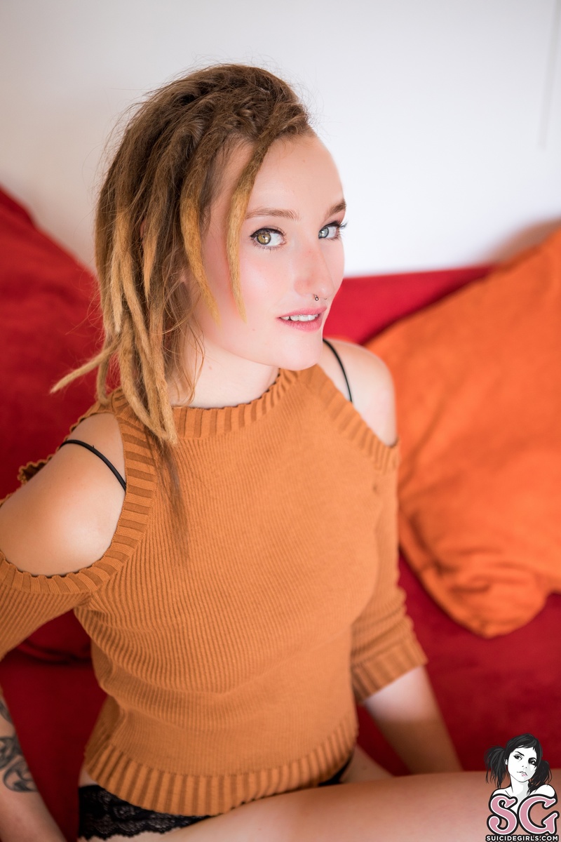 scha-lesyeuxrevolver-01.jpg