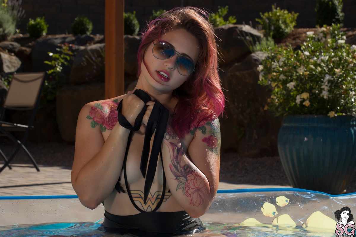 halfasianbarbie-summersunpoolfun-15.jpg