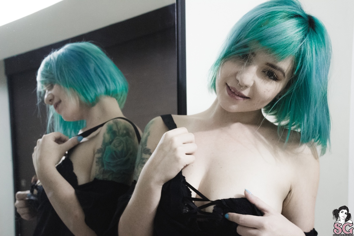 celesterose-almostblue-07.jpg