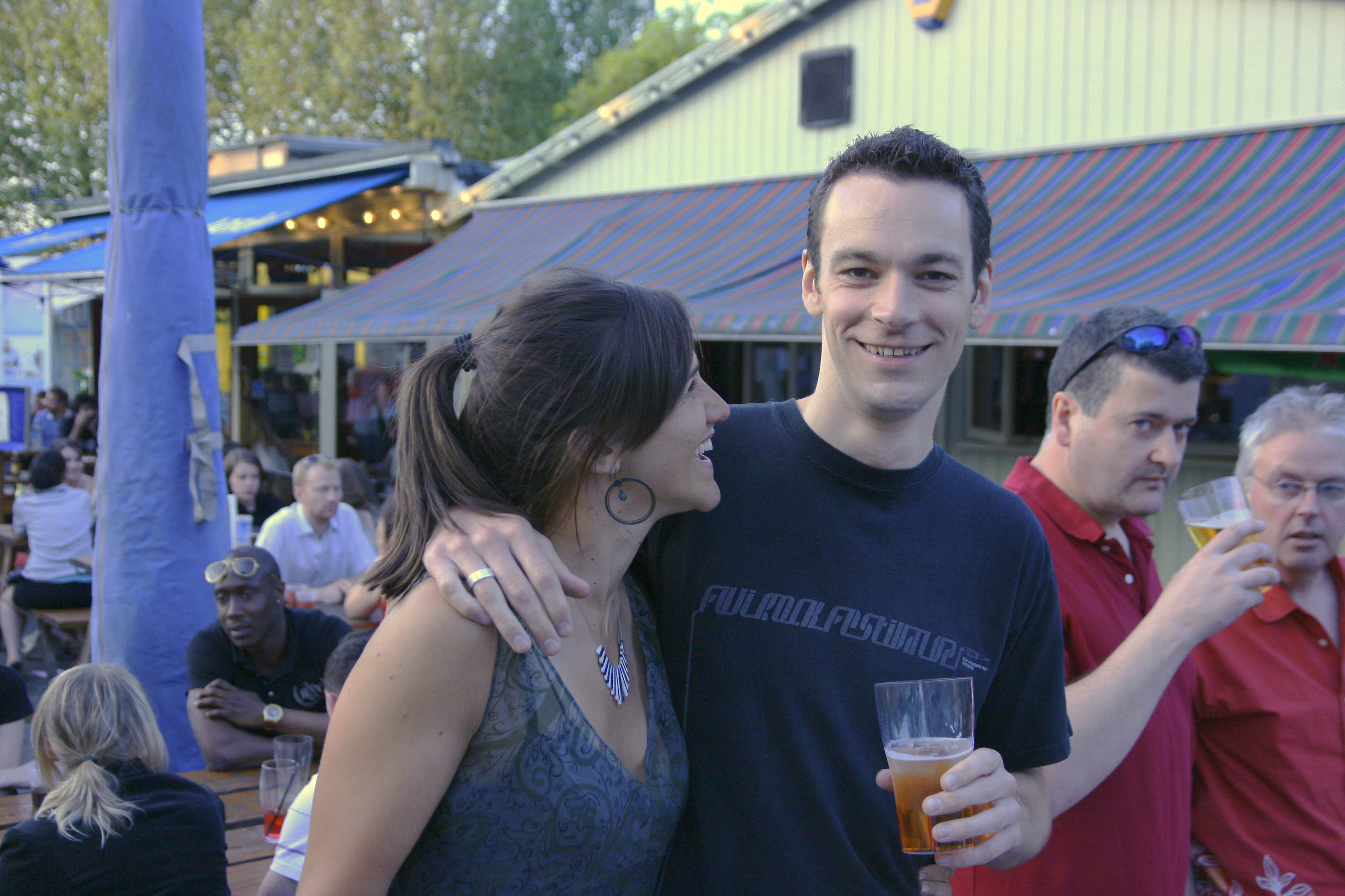 beer_and_girl.jpg