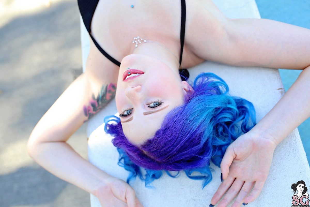 bantherknox-aquariusgirl-05.jpg