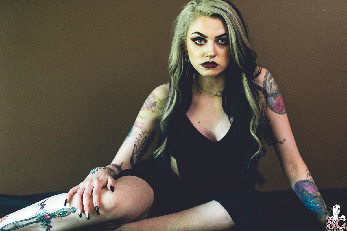 littlemsscareall-paranoir-11.jpg