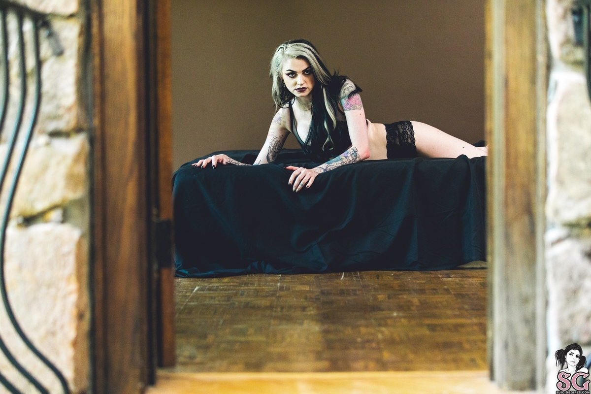 littlemsscareall-paranoir-21.jpg