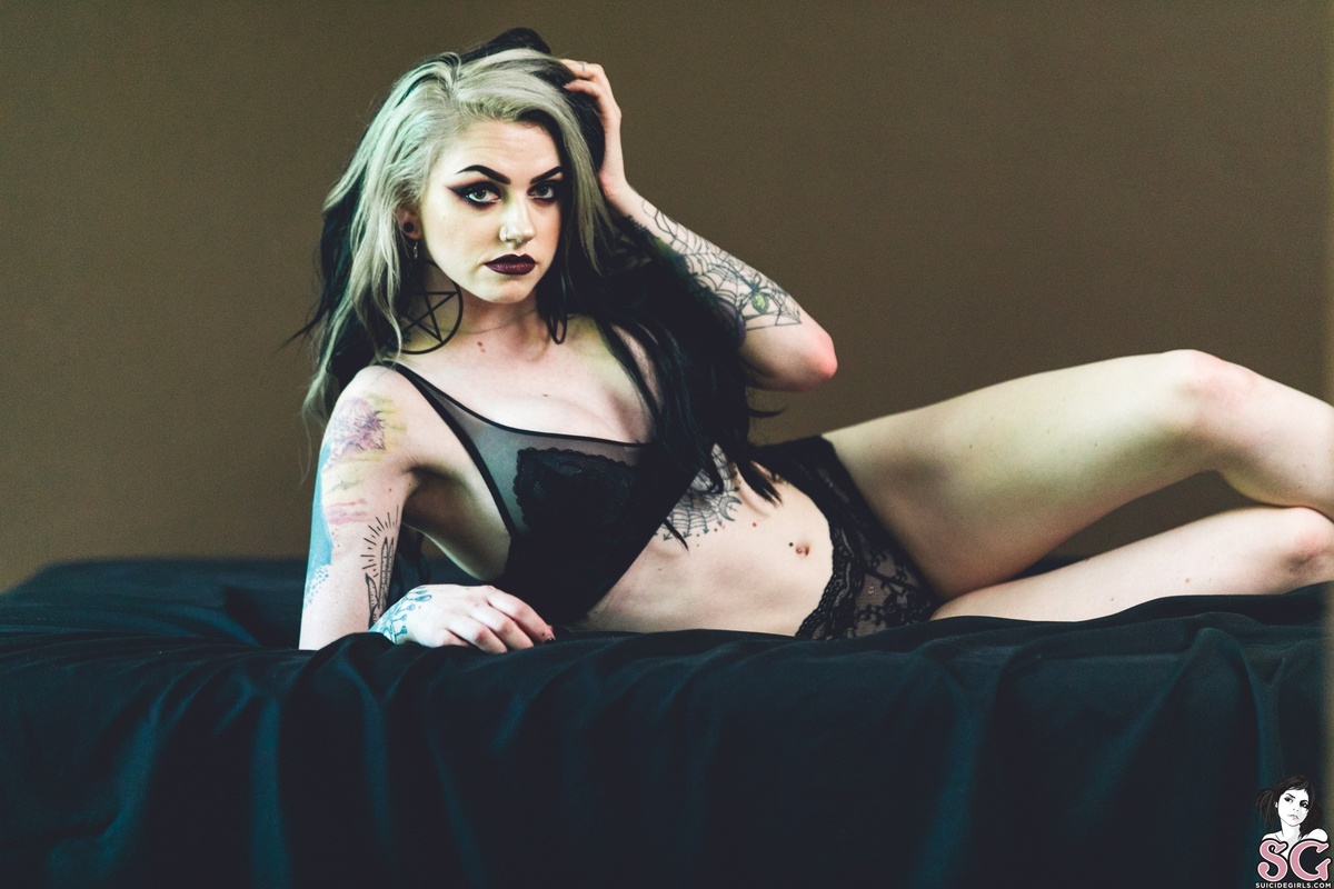 littlemsscareall-paranoir-23.jpg
