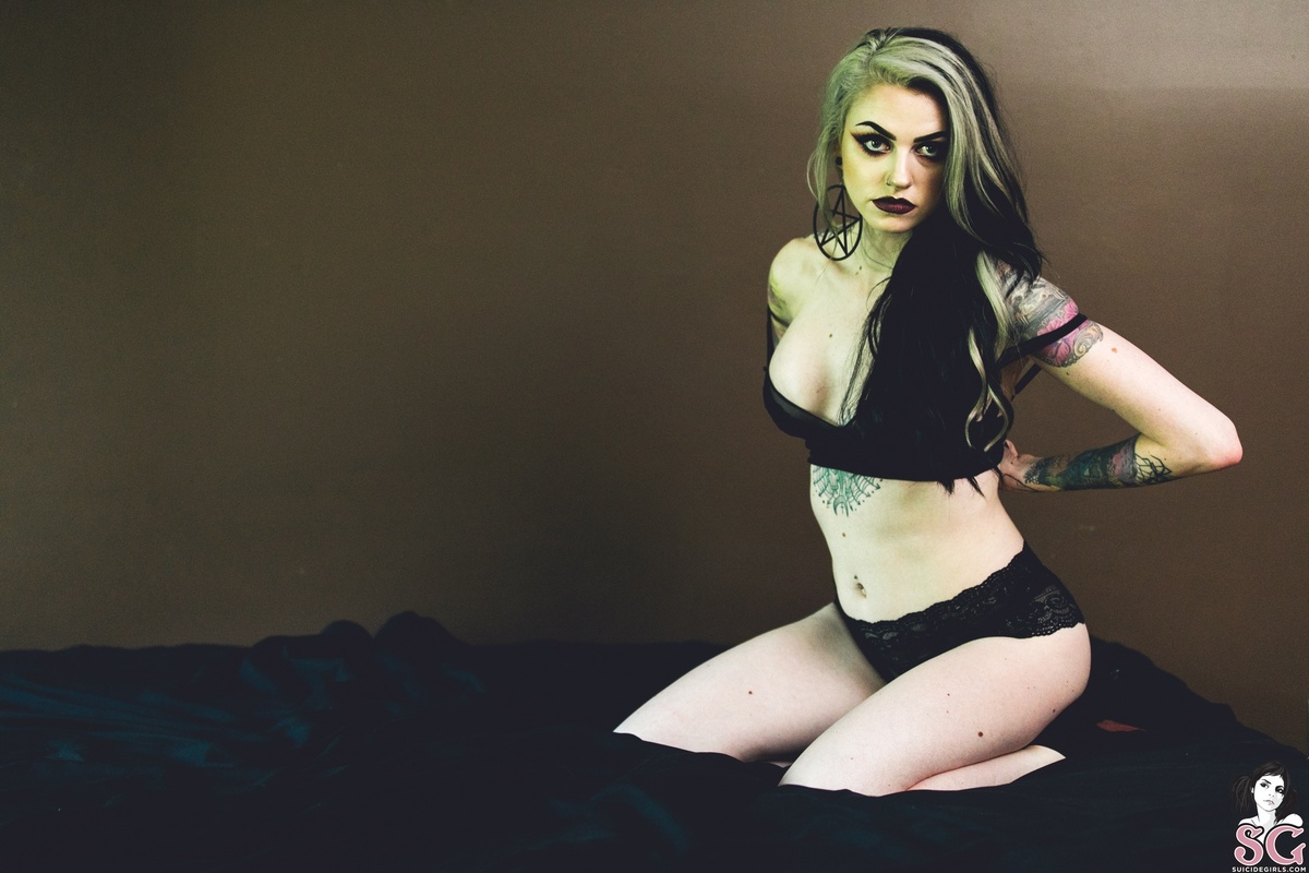 littlemsscareall-paranoir-25.jpg