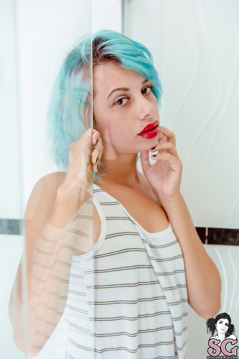 luie-meetmeinthebathroom-09.jpg
