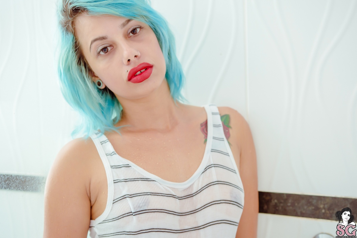 luie-meetmeinthebathroom-11.jpg