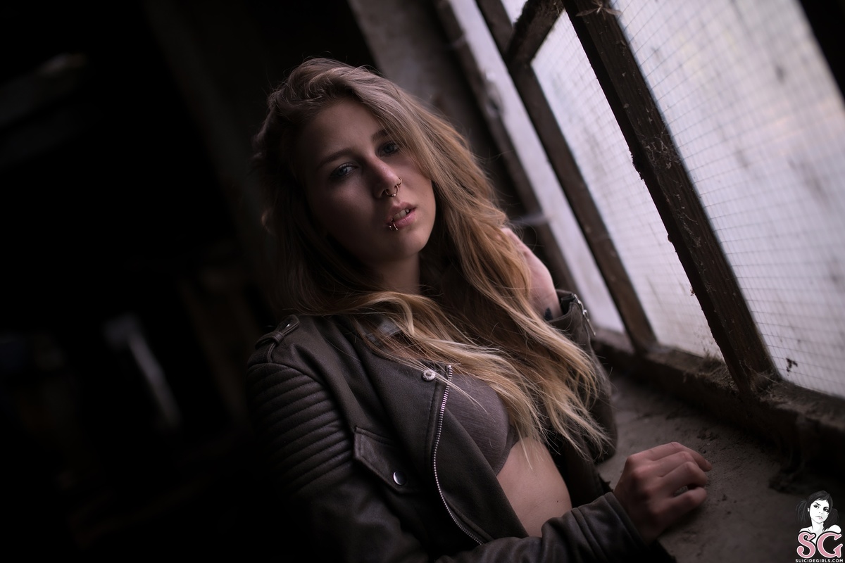 lizzbert-oldfactory-03.jpg